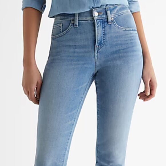 Express Mid Rise Light Wash Skyscaper Jeans - Picture 5 of 9